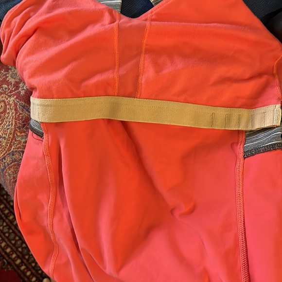 Lululemon Push Your Limit Tank top, size 04. - Picture 8 of 8